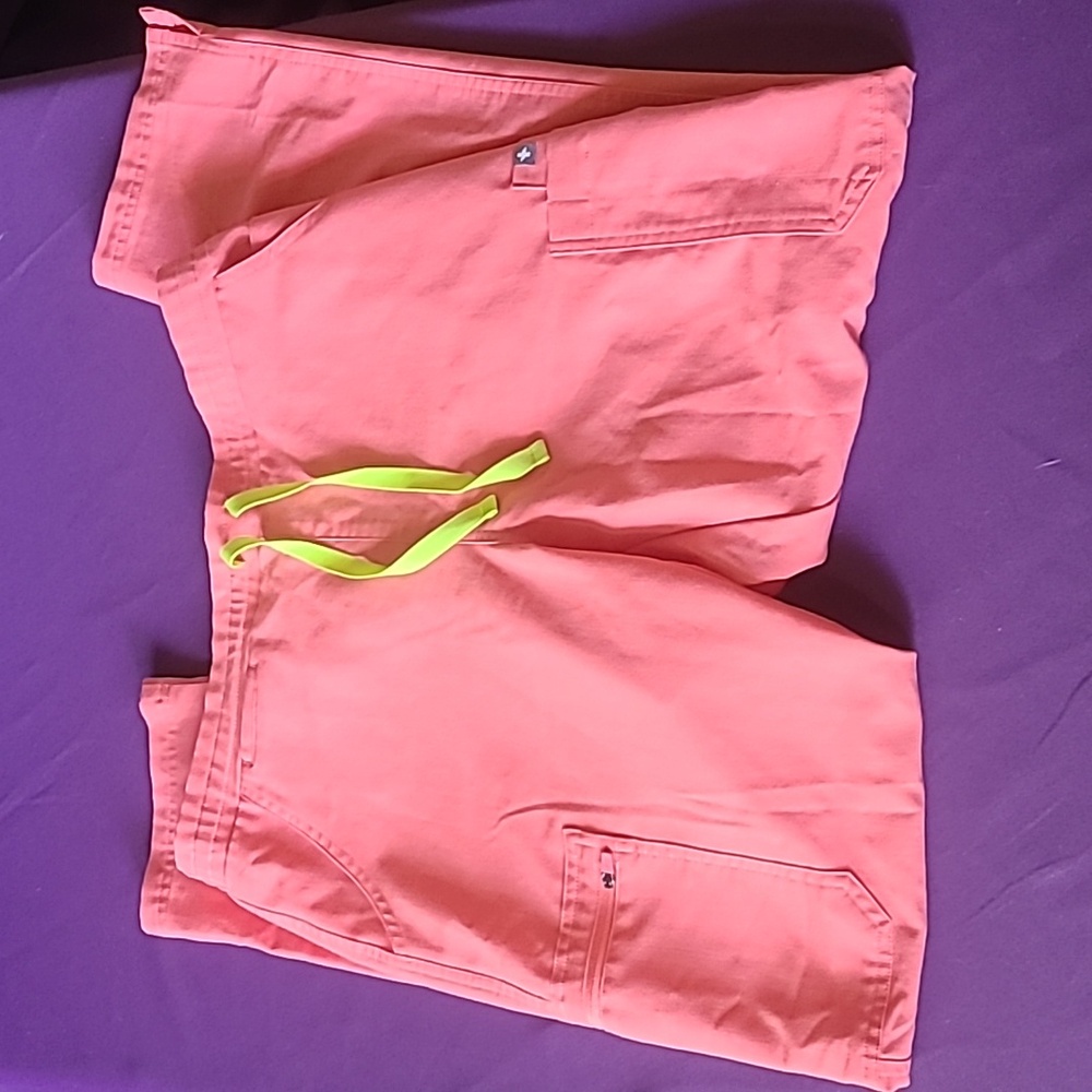 Figs coral yola bottoms